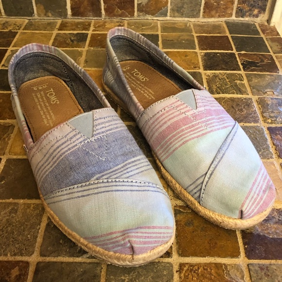 Toms Shoes - Toms Flats 🥿
